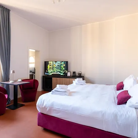 Pensjonat Aldrovandi And With Private Garden 3*