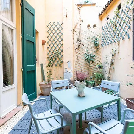 Pensión Aldrovandi And With Private Garden